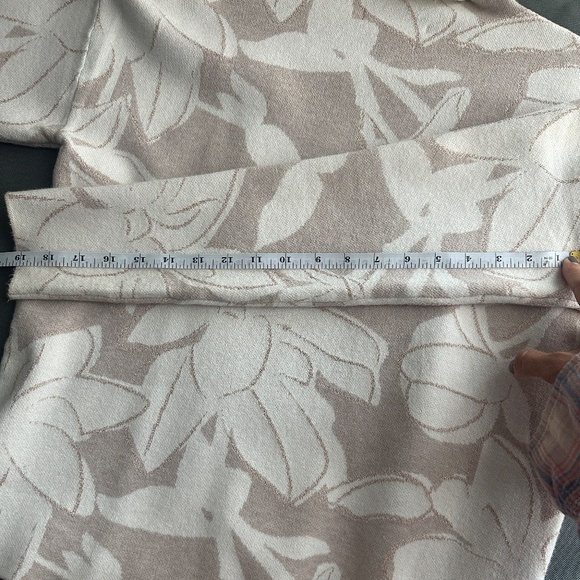 Tahari Beige and Cream Floral Jacquard Mock Neck Sweater - Picture 7 of 9